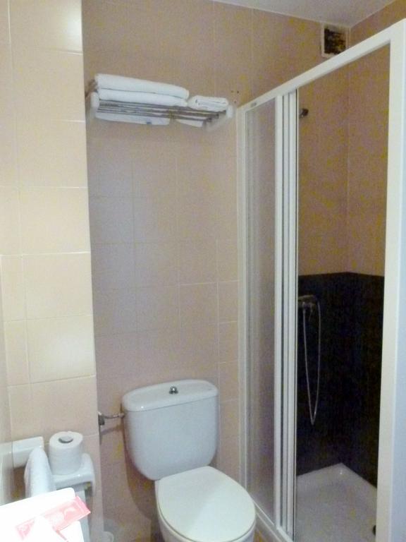 Hostal Chiquin تابيا دي كاسارييغو الغرفة الصورة