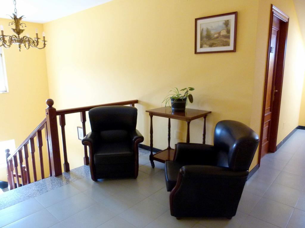 Hostal Chiquin تابيا دي كاسارييغو المظهر الخارجي الصورة